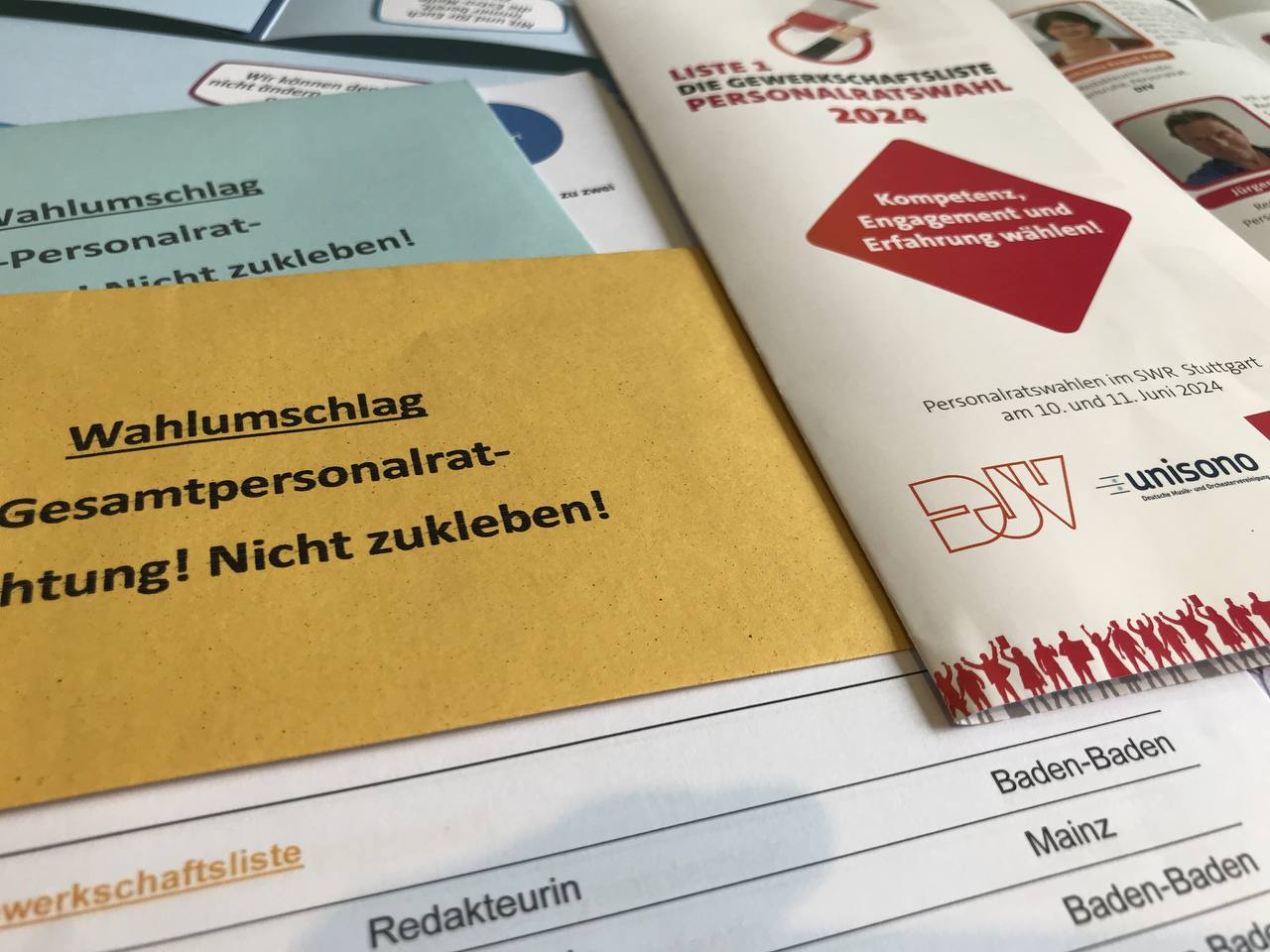 – Wahlunterlagen und Infos im Funkhaus